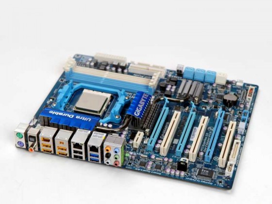 Gigabyte GA-790FXTA-UD5 GA-790FXTA-UD5
