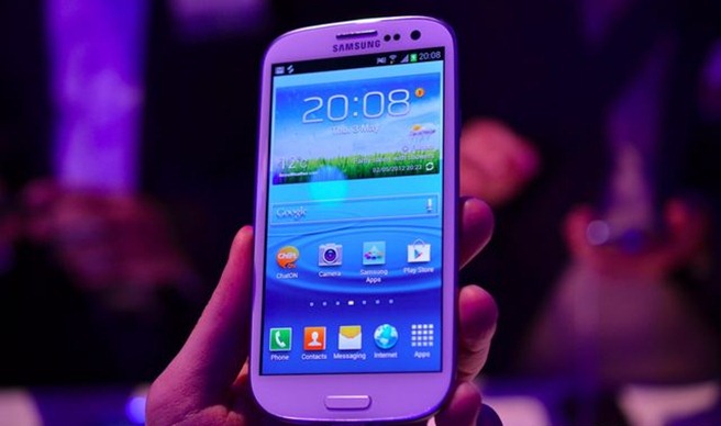 S-a lansat SAMSUNG Galaxy S III