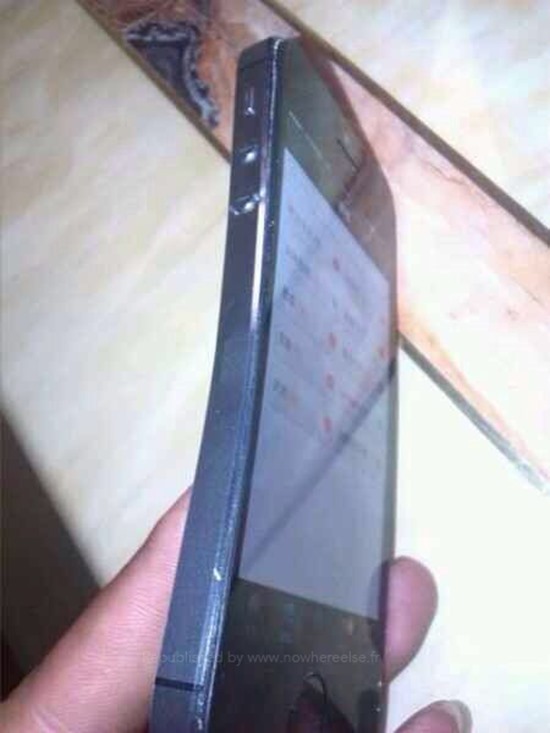 Oare chiar se îndoaie noul iPhone 5S?