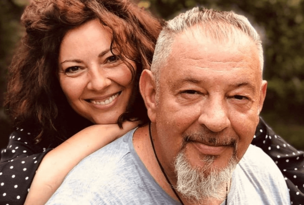 Gestul superb făcut de Bodo de la Proconsul și soția lui pentru tinerii defavorizați din România: „Totul e gratis” EXCLUSIV Gestul superb făcut de Bodo de la Proconsul și soția lui pentru tinerii defavorizați din România: „Totul e gratis” EXCLUSIV