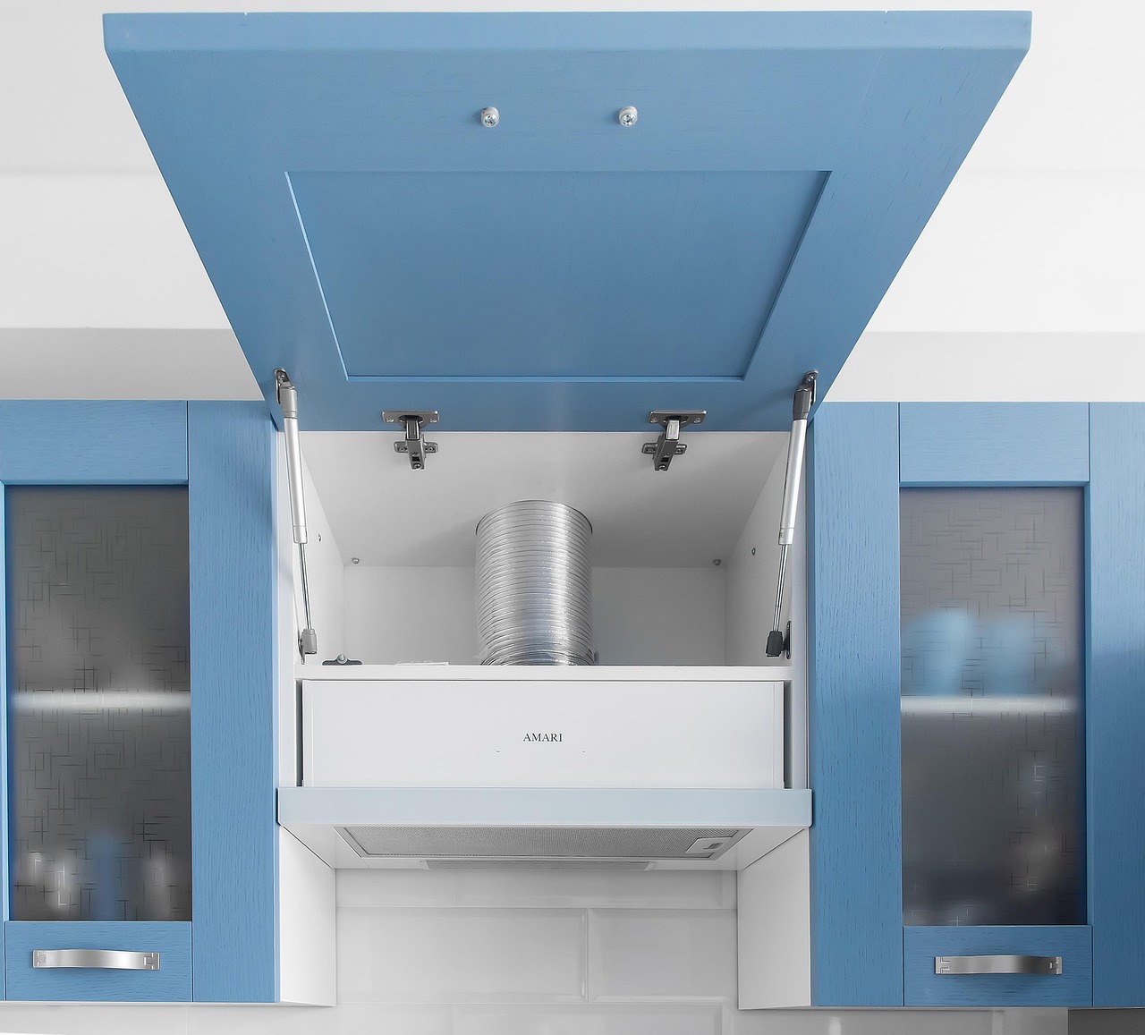 La ce înălțime se montează hota în funcţie de aragaz. Doar aşa aspiră ...