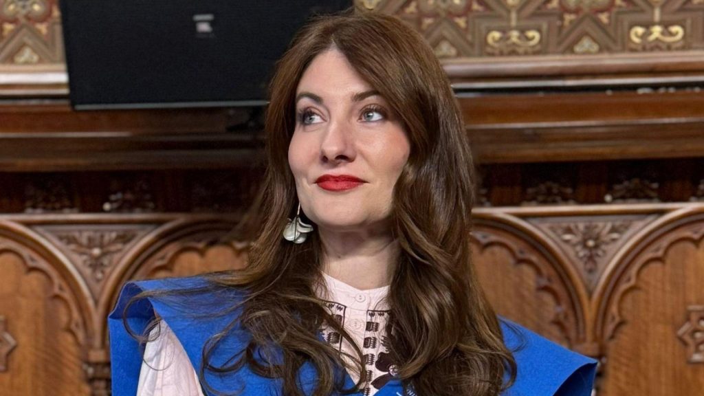 O româncă a obținut cea mai mare notă la cel mai greu examen pentru medici din Spania, dar acum este acuzată că a copiat. Scandal în jurul rezultatului record