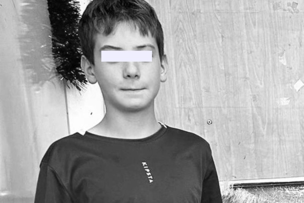 Părinţii elevului de 14 ani care a murit în timpul orei de sport nu îşi pot reveni din şoc. Dănuţ visa să ajungă fotbalist