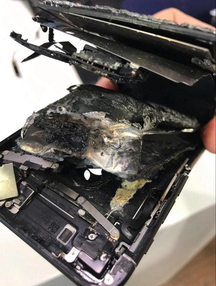 Unui om i-a explodat iPhone-ul 7 în mână când încerca să preia un apel