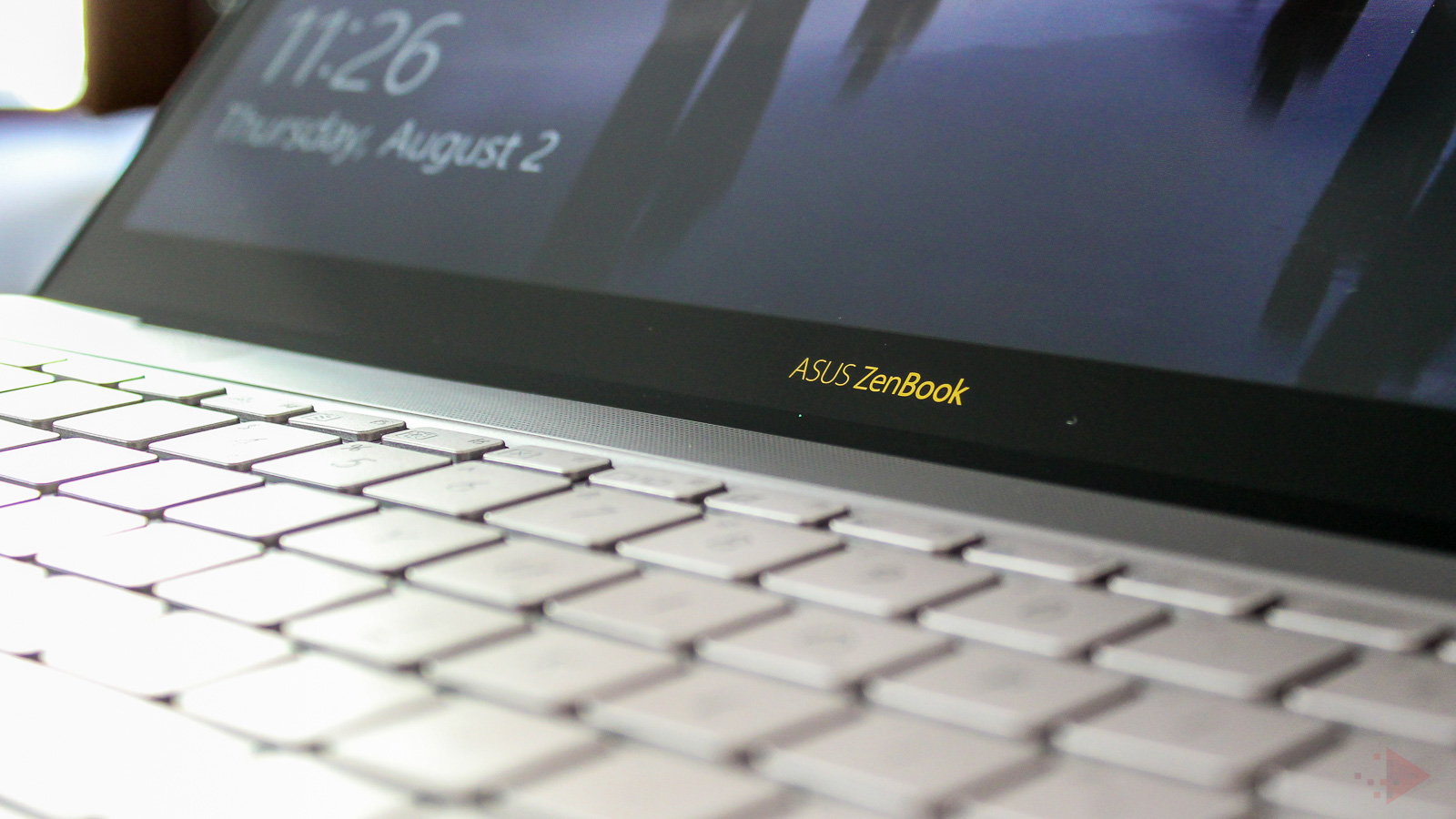 Asus ZenBook 3 Delux-11