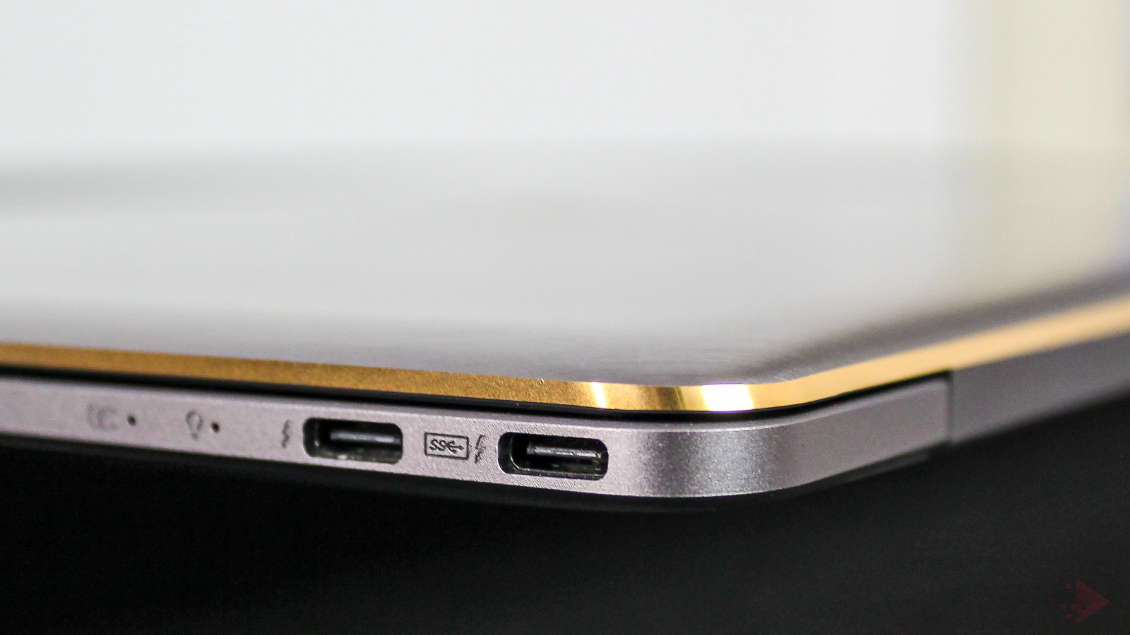 Asus ZenBook 3 Delux-9