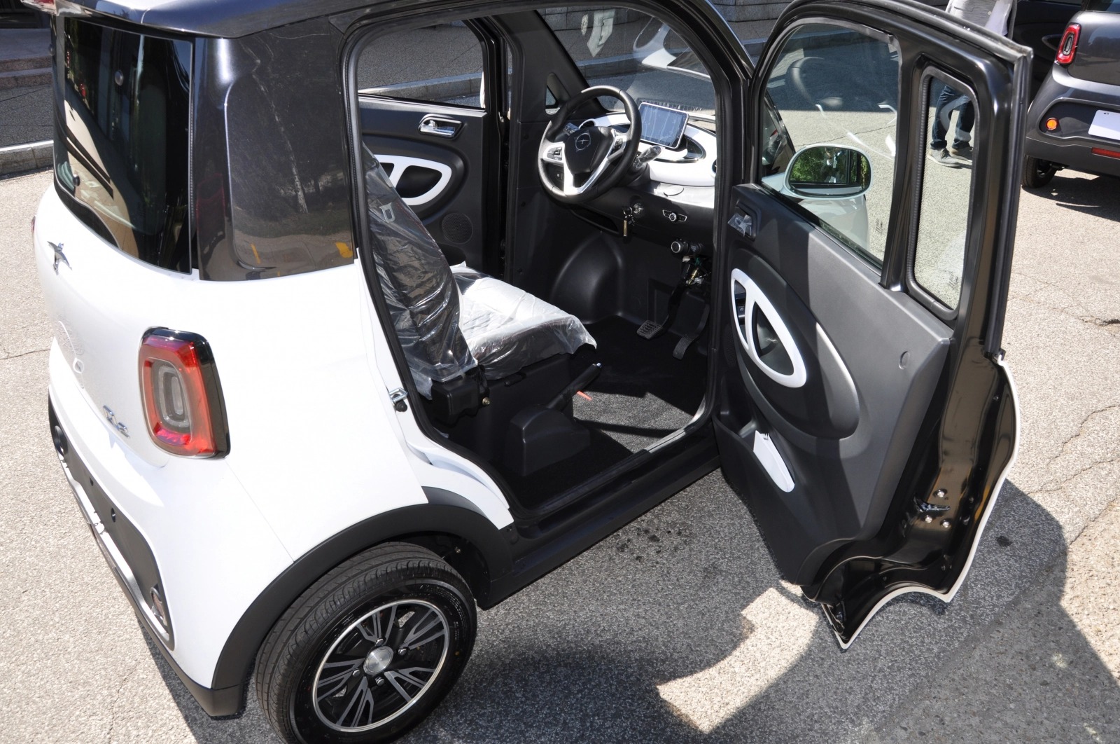 mașină electrică românească