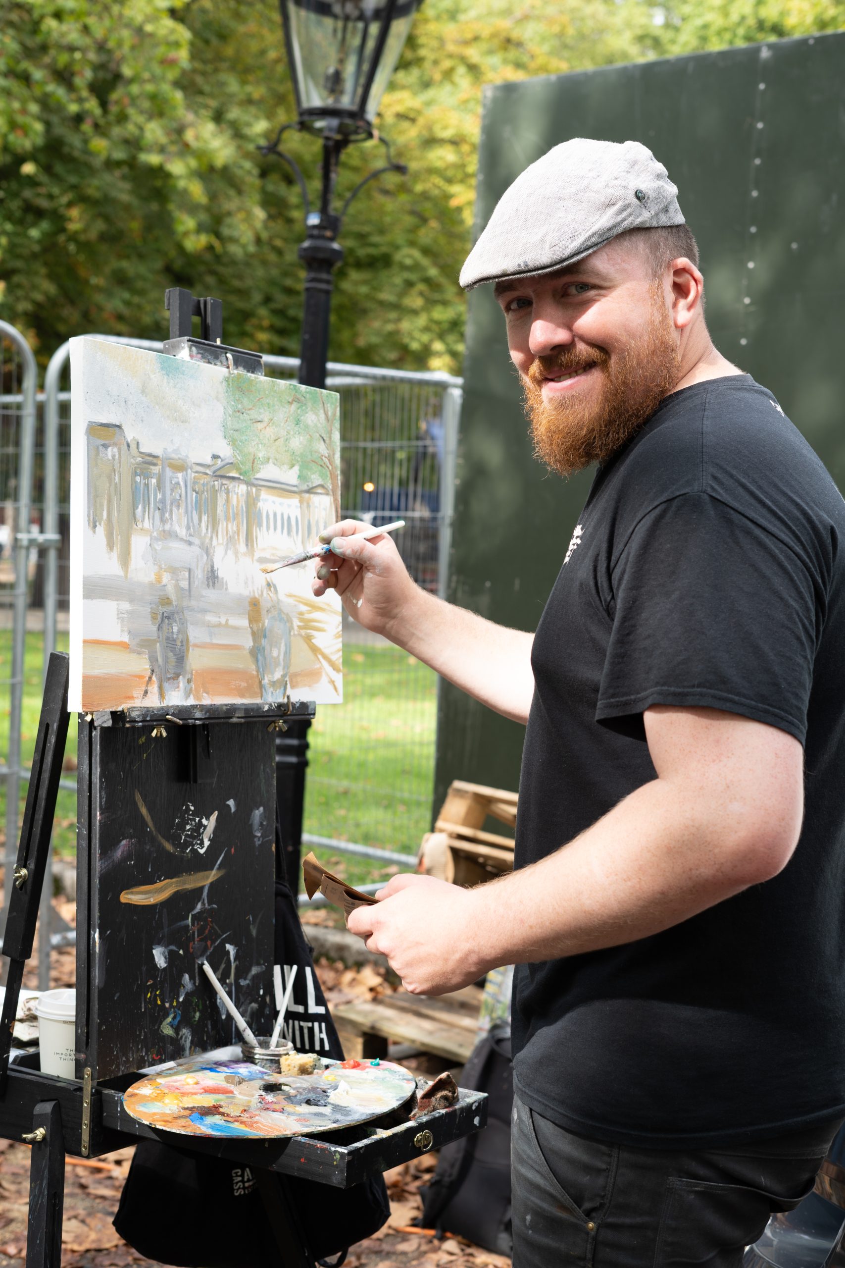 Pictorul Ben a venit din Manchester