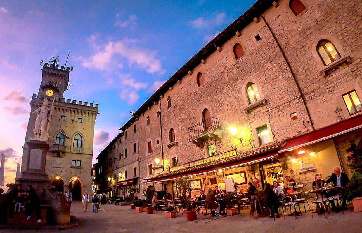 San Marino este considerată cea mai veche republică suverană și continuă din lume, cu rădăcini ce datează din secolul al III-lea.