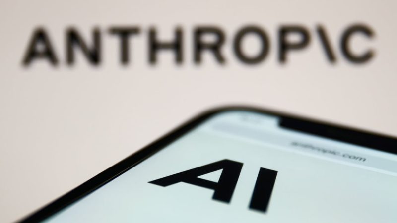 Un an mai târziu, „angajații AI” ai Anthropic nu au cucerit birourile, dar au adus deja probleme reale