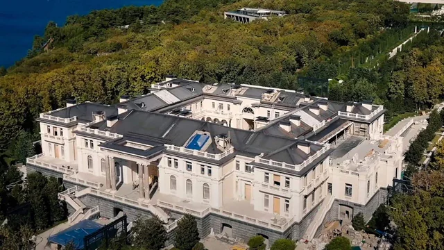 Vladimir Putin și-a distrus palatul său preferat, după ce a analizat câteva imagini din satelit. Teama l-a cuprins imediat, ce a observat