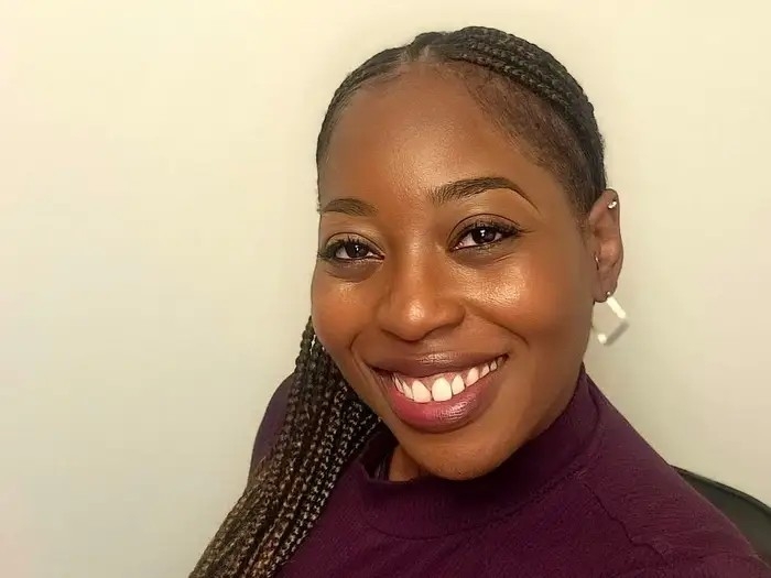 „Am crezut că școala e drumul către libertatea financiară”. Regretele unei tinere care nu-și găsește un job de 4 ani