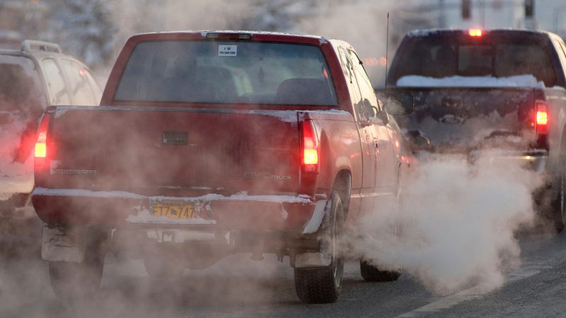 Mașinile cu motor termic ucid în tăcere: peste 41.000 de decese premature într-un an, potrivit unui nou raport