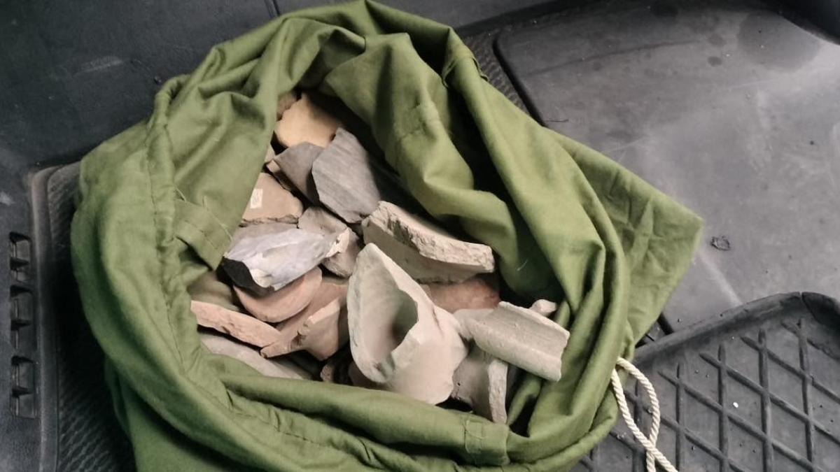 Descoperire bizară la un talcioc din Iași: vestigii dacice vândute cu ...