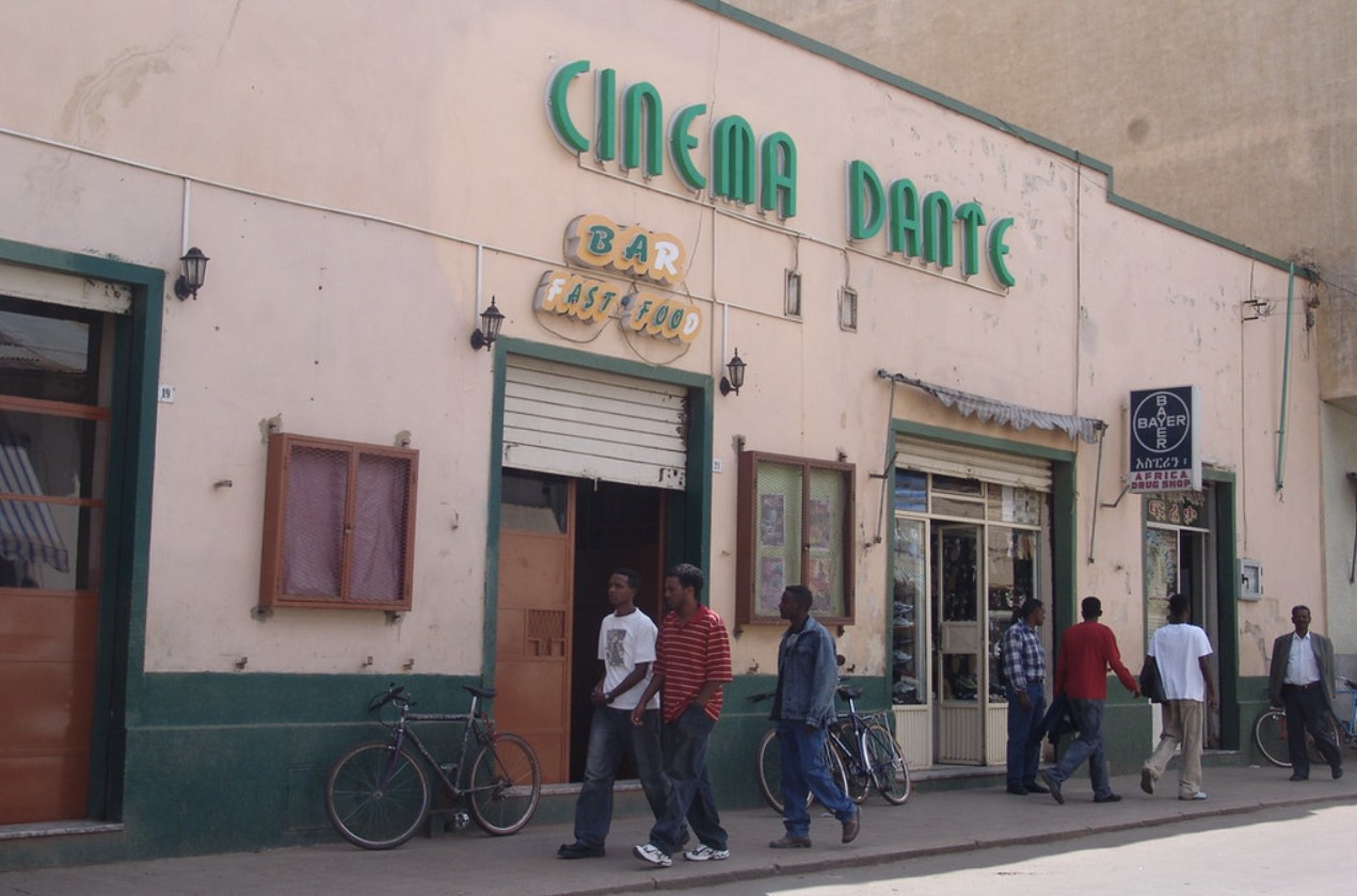 În ultimii ani, Eritreea a devenit una dintre principalele surse de refugiați din Africa, mii de oameni fugind anual.