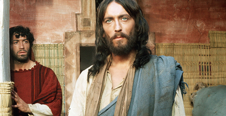 Actorul din Iisus din Nazareth, de nerecunoscut.