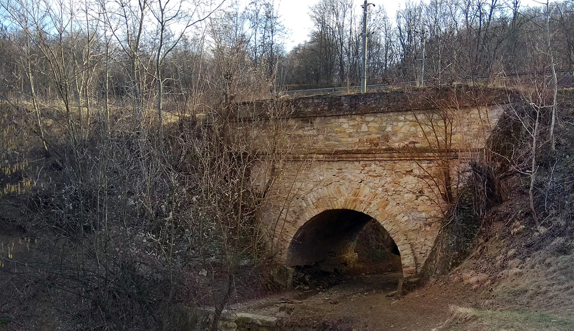 Deși originea sa exactă e încă discutată, tradiția locală și cercetările istorice îl leagă strâns de domnia lui Ștefan cel Mare.