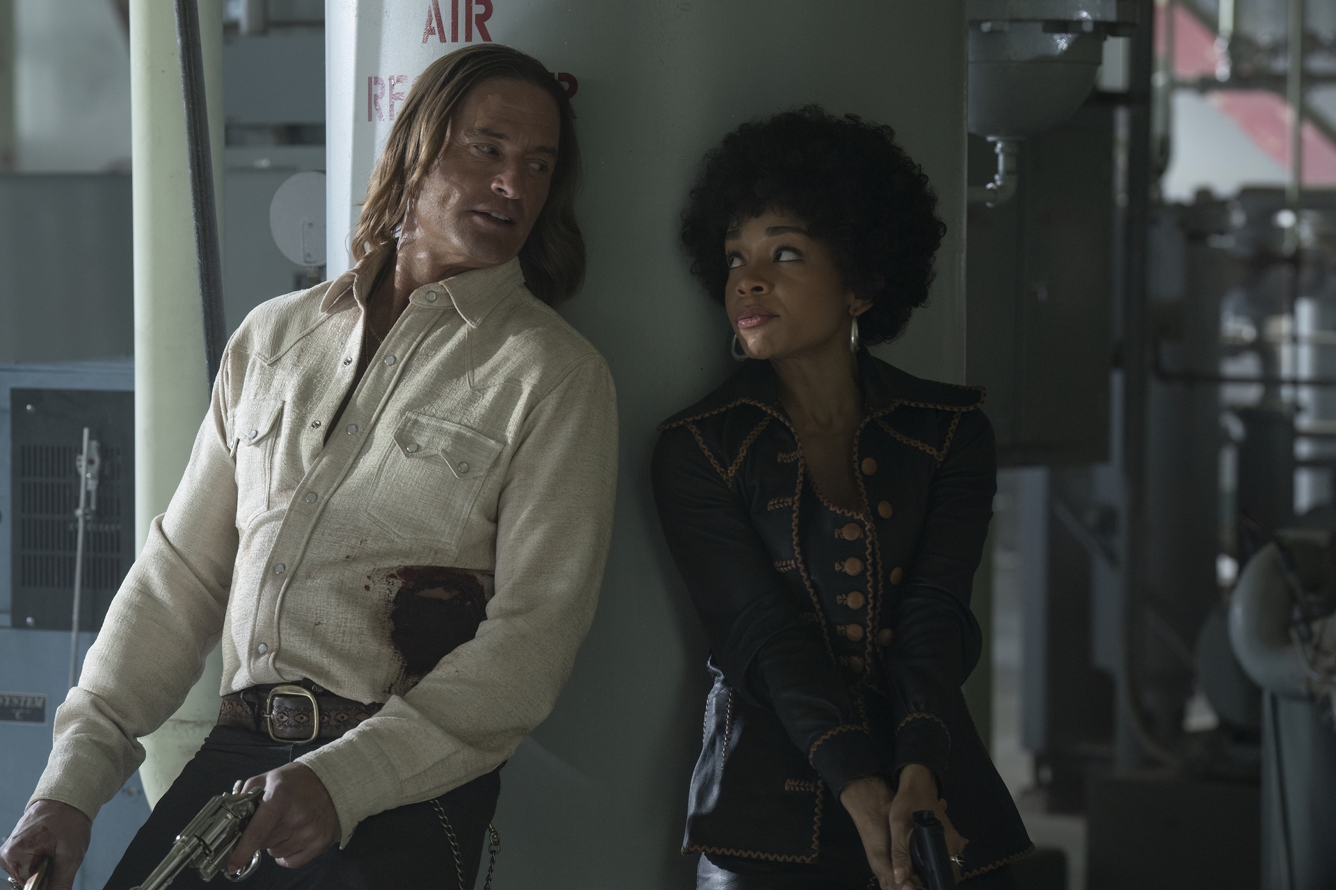 interviu duster - josh holloway si rachel hilson (6)