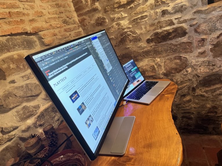 Monitorul perfect pentru biroul de acasă nu e cel uriaș: de ce 24 de inci pot fi alegerea mai inspirată