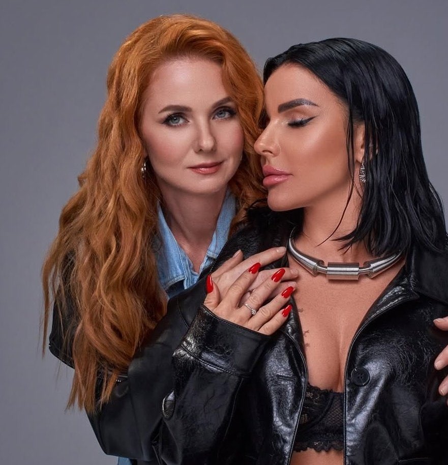 ce s-a intamplat cu t.a.t.u. kelly clarckson reinterpreteaza all the things she said 2025