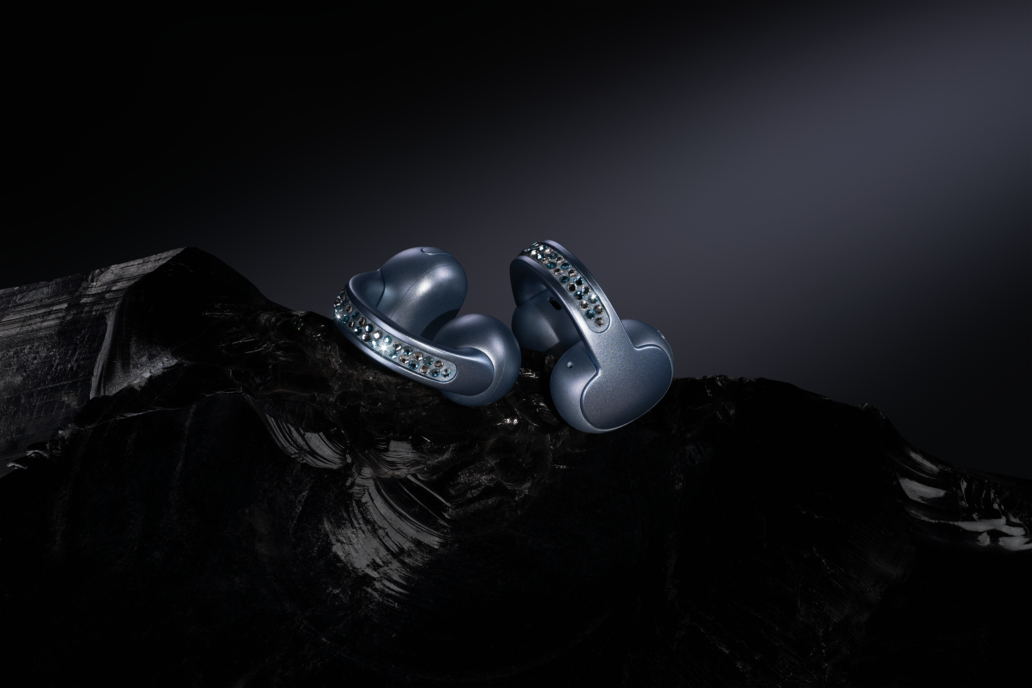 Motorola lansează The Brilliant Collection cu cristale Swarovski și sunet Bose în România