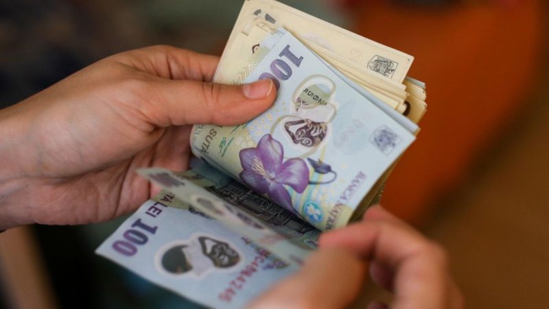 Cât este amenda pentru parcarea în fața unei porți în 2026. Greșeala de 5 minute care te costă scump