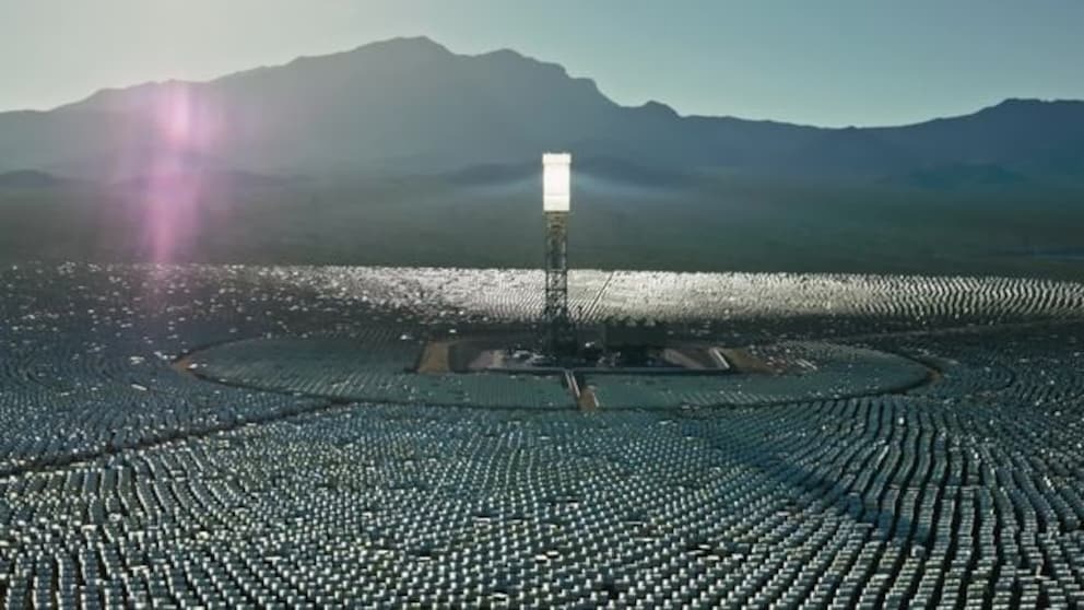 Imagine cu parcul cu panouri solare din Deșertul Mojave, Statele Unite 1