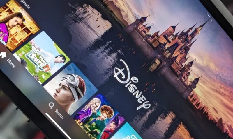 Cum instalezi Disney+ pe televizor și transformi Smart TV-ul într-un cinema pentru Marvel, Pixar și Star Wars