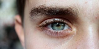 Tratamentul care promite inversarea îmbătrânirii ochilor: primul om a primit terapia experimentală care ar putea schimba lupta cu pierderea vederii
