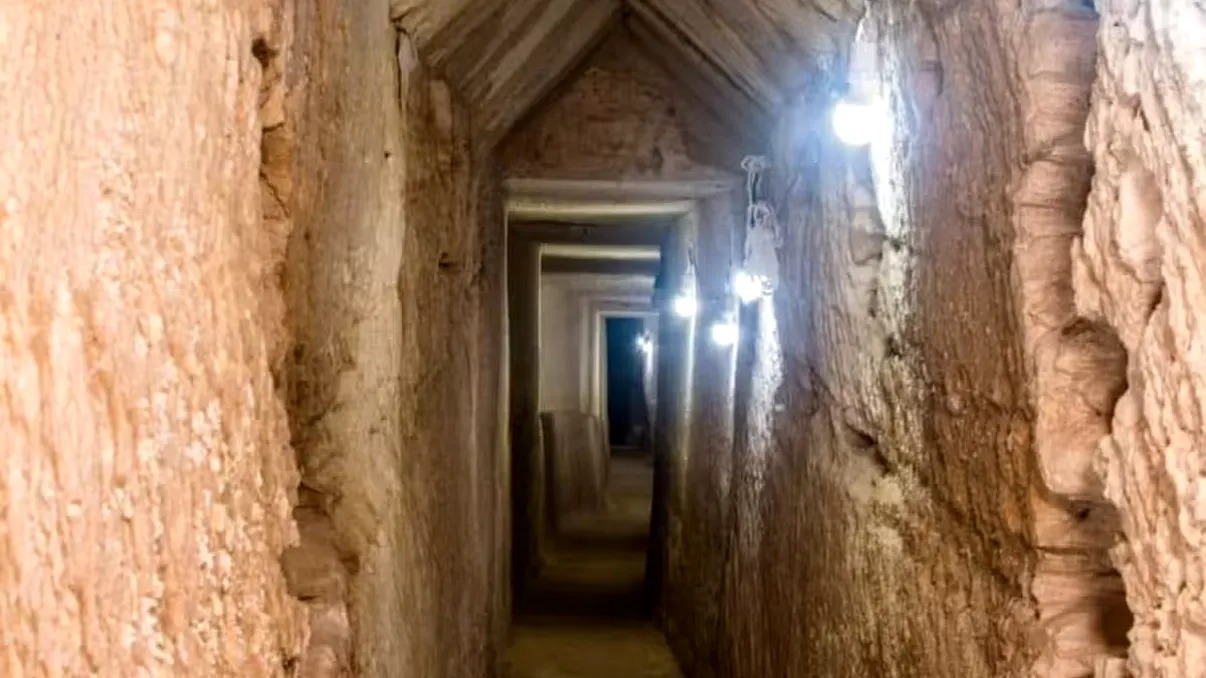 tunel-antic egipt mormant cleopatra