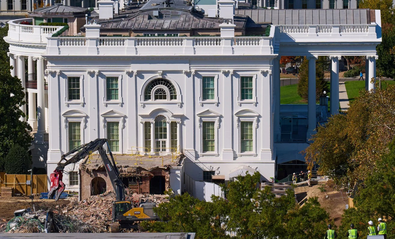 Aripa demolata Casa Alba SUA