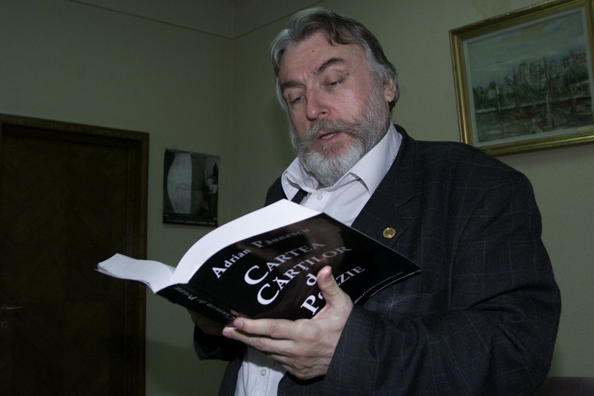 Au trecut 15 ani de la moartea poetului Adrian Păunescu
