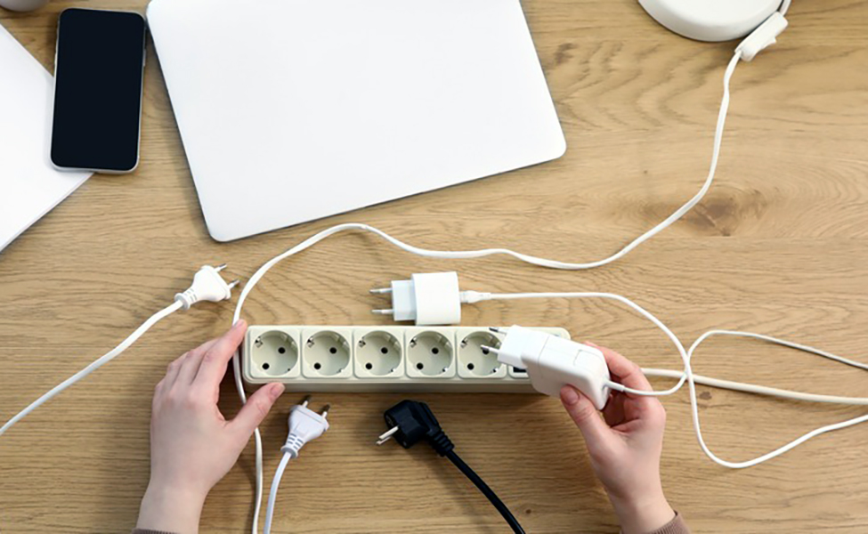 Incarcatoare priza curent electric