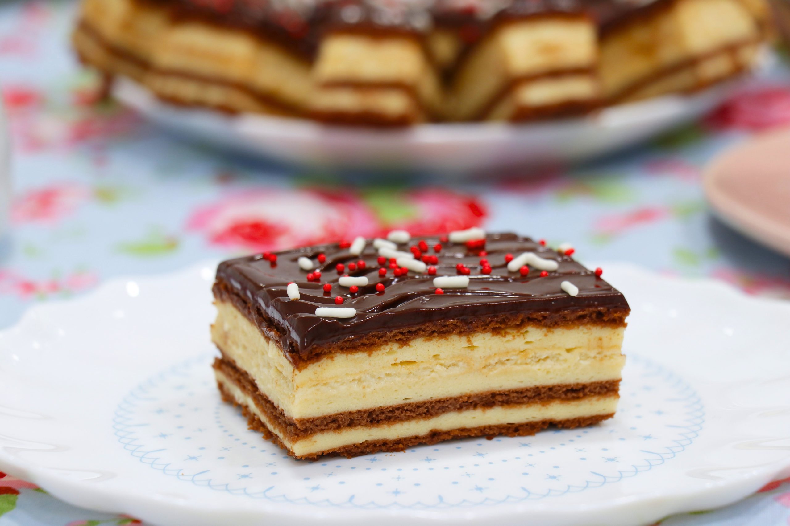 Prăjitura cu foi și crema de vanilie.Sursa foto: Anyta Cooking/ arhivă personală