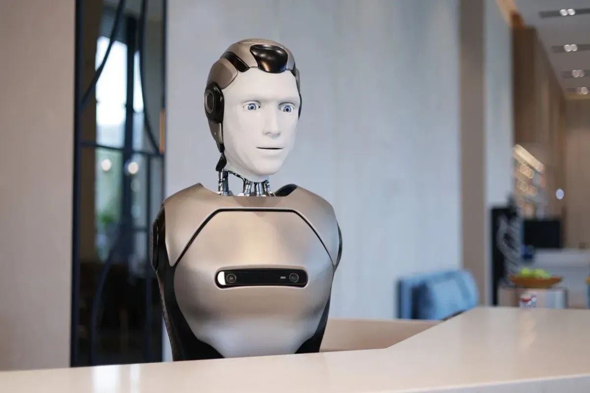 Robotul AIDOL Rusia 3