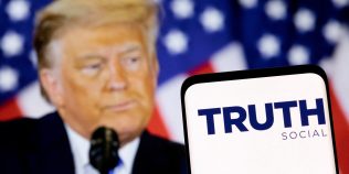 Imperiul digital al lui Donald Trump se clatină: Truth Social pierde utilizatori, iar acțiunile au ajuns la un minim istoric