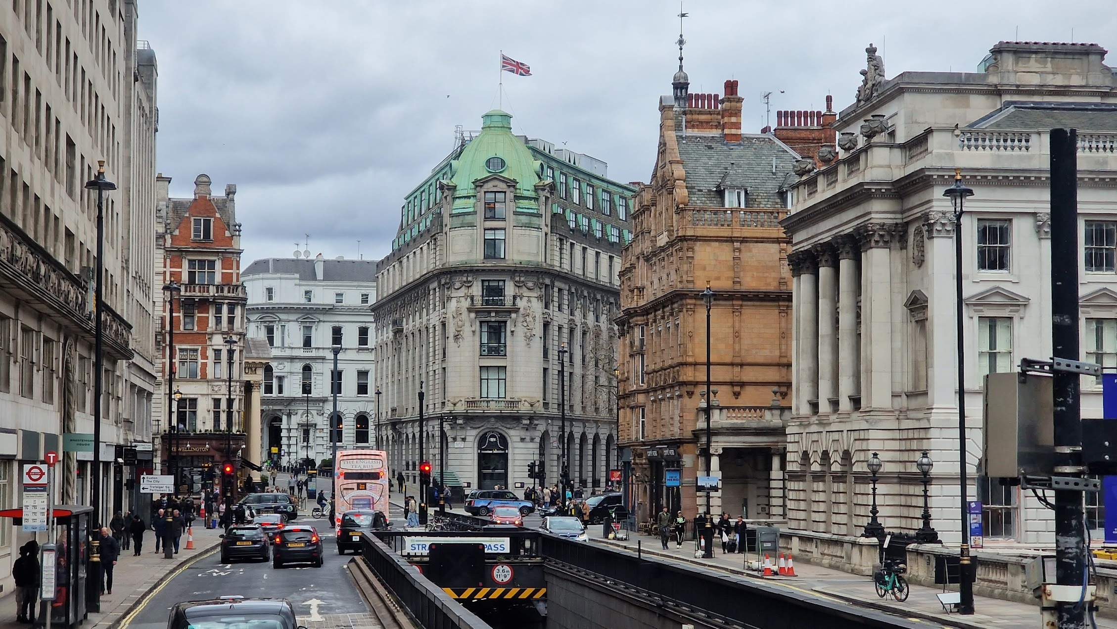 84% dintre respondenți percep Marea Britanie ca fiind tot mai divizată, pe fondul dezbaterilor despre imigrație, schimbări culturale și identitate.