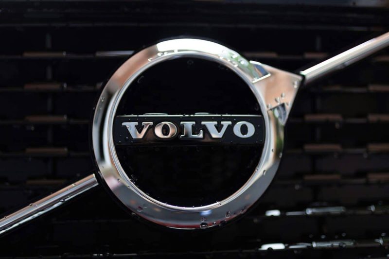 Volvo face mașinile mai muzicale dintr-un update: milioane de șoferi primesc Apple Music direct în bord