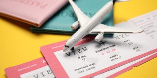 Când sunt mai ieftine biletele de avion pentru vacanța de iarnă. Perioada în care merită să începi să cauți