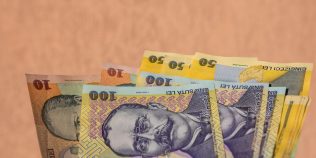 Pensionarii care primesc bani de la stat înainte de Paşte, în 2026. Ajutorul va fi de 100 de lei