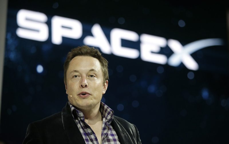 Elon Musk spune că Pentagonul, nu SpaceX, a limitat Starshield în Ucraina. Reuters indică însă Casa Albă drept sursa ordinului