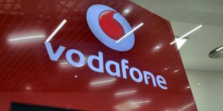 Vodafone scumpește din nou abonamentele. Majorarea de 1,4 euro care le oferă clienților dreptul să plece fără penalități