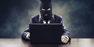 Miliarde de euro pierdute prin escrocherii online. Rețelele criminale acționează ca niște companii, iar victimele sunt păcălite de mai multe ori