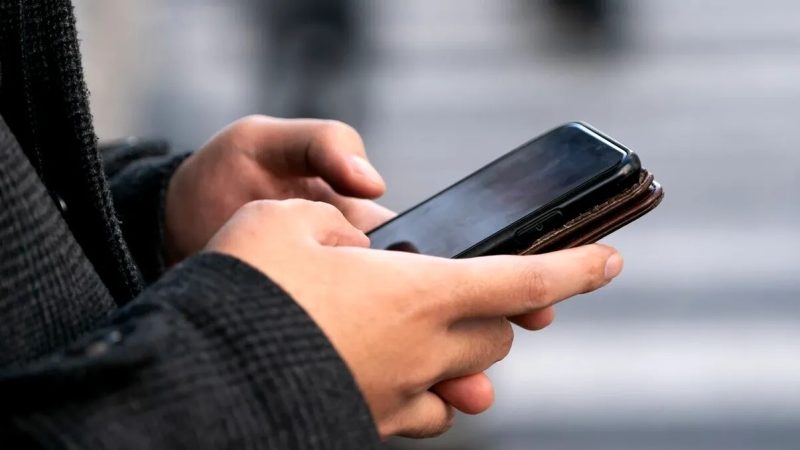 Noua înșelătorie cu „amenzi de circulație” false. SMS-ul care îți poate goli contul bancar, avertisment urgent de la DNSC