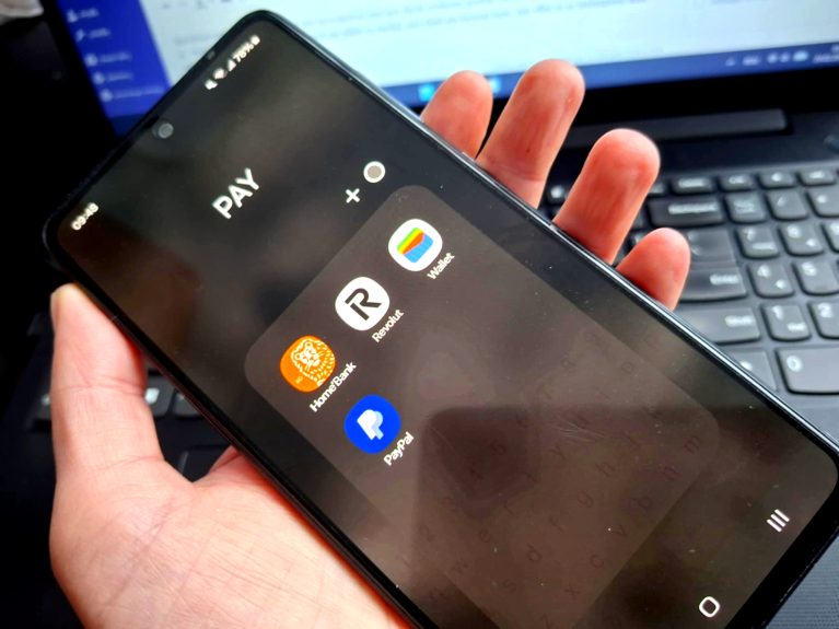 Cum te protejezi de aplicații „clonă” pe Android: semnele că ai instalat o copie periculoasă