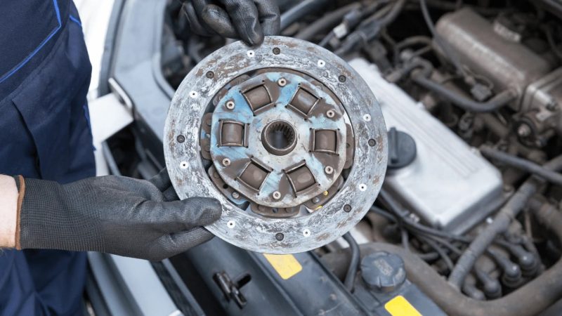 Ambreiaj care prinde sus: uzură sau aer pe hidraulic, testul simplu pe drum