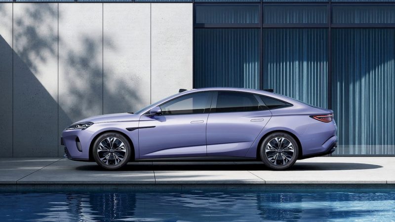 Încărcarea mașinilor electrice în 5 minute, demonstrată de BYD. Flash Charging pe Seal 07 EV te face să uiți de Tesla