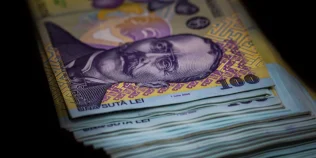 Când intră pensiile pe card în aprilie 2026. Vin mai devreme banii de Paște sau se păstrează data obișnuită