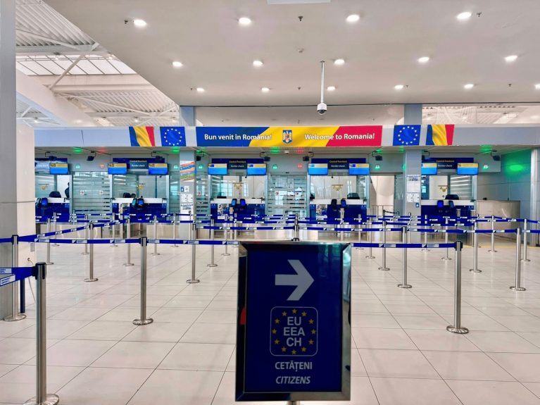 Cât a costat un bilet în al doilea avion care a adus acasă românii din Dubai. Secretul pentru a prinde loc în aeronavă, dezvăluit de un călător