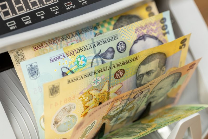 Ce înseamnă scumpirea petrolului pentru leul românesc. Explicaţia BNR despre inflaţie